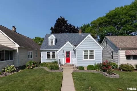 2337 30th St, Moline, IL 61265 photo 2