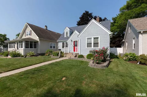 2337 30th St, Moline, IL 61265 photo 4
