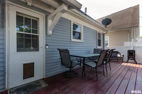2337 30th St, Moline, IL 61265 photo 5