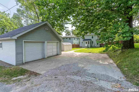 136 7th St, Silvis, IL 61282 photo 5