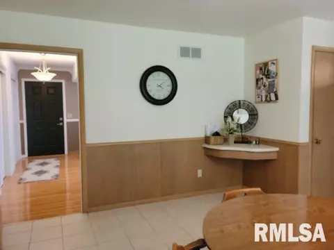 1827 37th St, Moline, IL 61265 photo 13