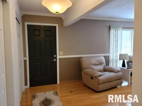1827 37th St, Moline, IL 61265 photo 7