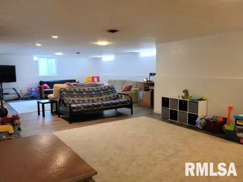 1827 37th St, Moline, IL 61265 photo 26