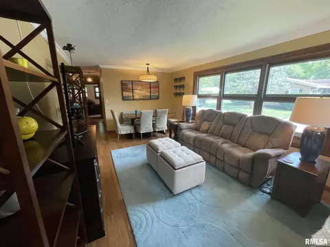 527 14th St, Silvis, IL 61282 photo 3
