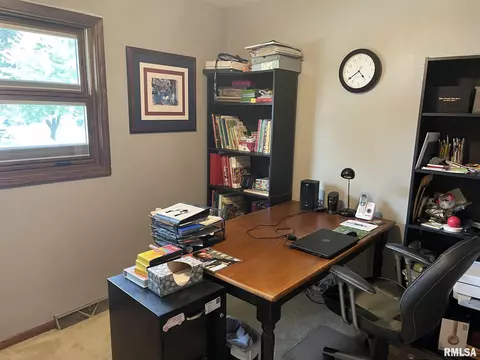 527 14th St, Silvis, IL 61282 photo 7