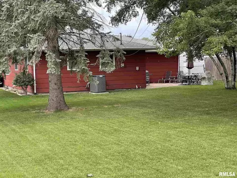 527 14th St, Silvis, IL 61282 photo 11