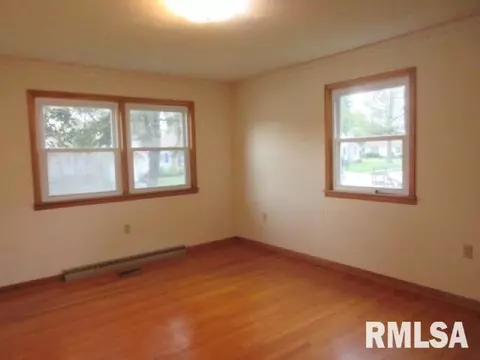 509 16th St, Silvis, IL 61282 photo 10