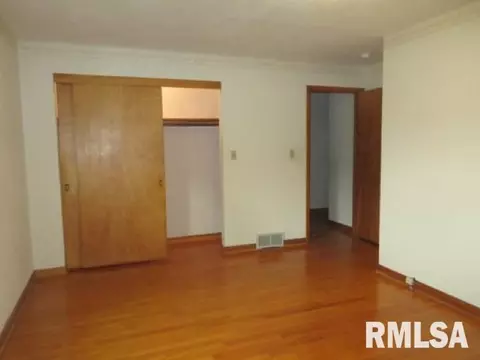 509 16th St, Silvis, IL 61282 photo 11