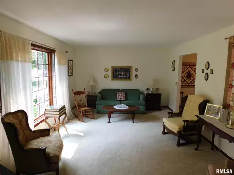 3527 13th St, Moline, IL 61265 photo 8