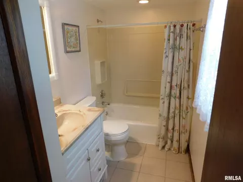 3527 13th St, Moline, IL 61265 photo 19