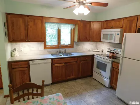 3527 13th St, Moline, IL 61265 photo 11
