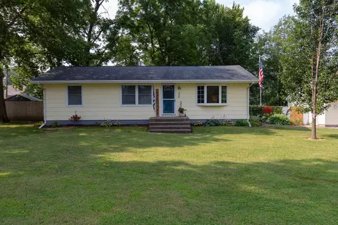 400 8th St, Hampton, IL 61256 photo 1