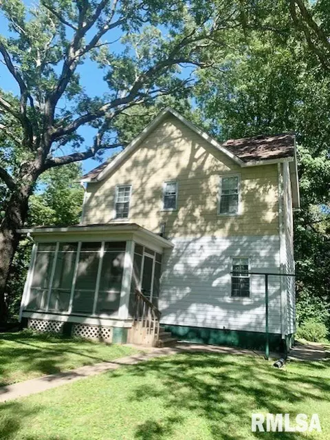 719 3rd St, Moline, IL 61265 photo 9