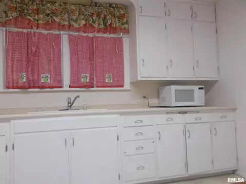 719 3rd St, Moline, IL 61265 photo 23