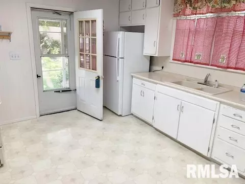 719 3rd St, Moline, IL 61265 photo 24