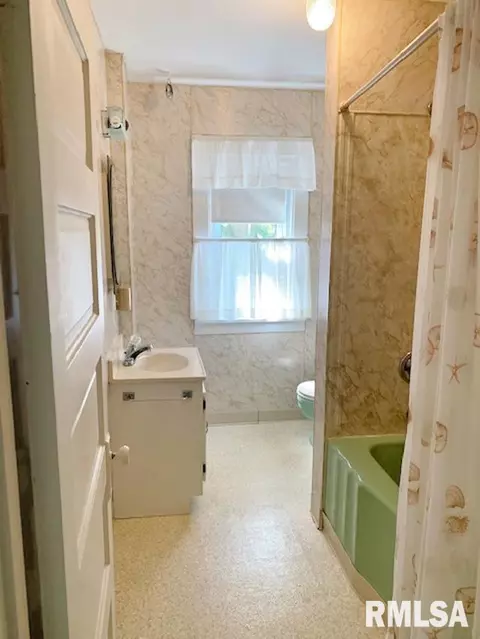 719 3rd St, Moline, IL 61265 photo 38