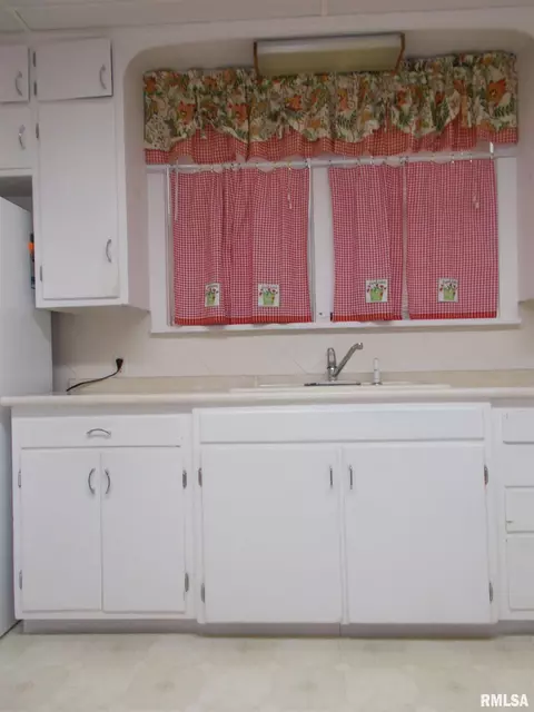 719 3rd St, Moline, IL 61265 photo 22