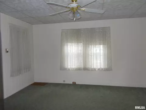 719 3rd St, Moline, IL 61265 photo 17