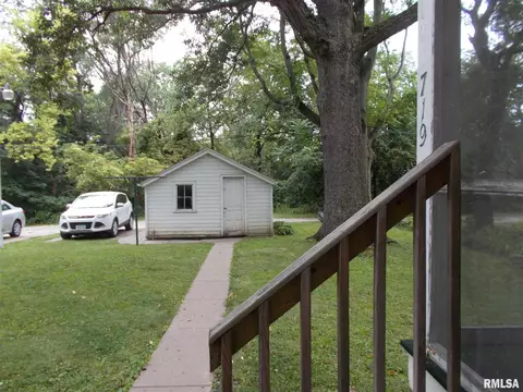 719 3rd St, Moline, IL 61265 photo 10