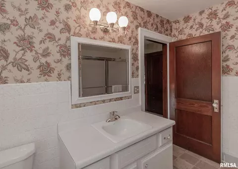 2410 14th Ave, Moline, IL 61265 photo 21