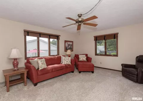 2410 14th Ave, Moline, IL 61265 photo 15