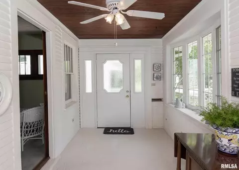 2410 14th Ave, Moline, IL 61265 photo 2