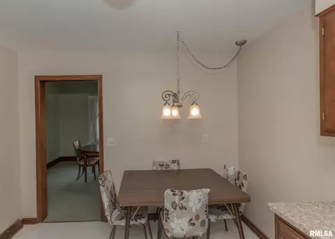2410 14th Ave, Moline, IL 61265 photo 10