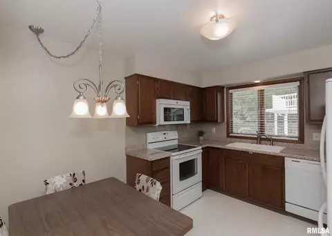 2410 14th Ave, Moline, IL 61265 photo 9