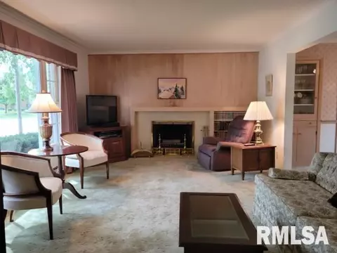2391 29th St, Moline, IL 61265 photo 3