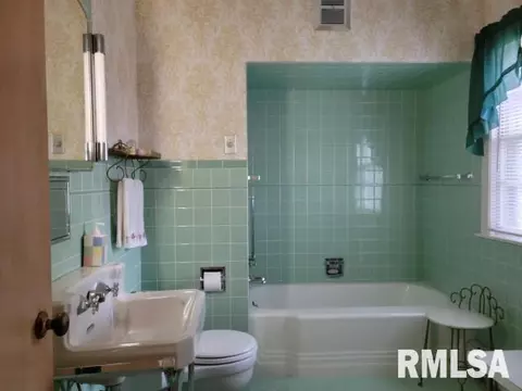 2391 29th St, Moline, IL 61265 photo 19