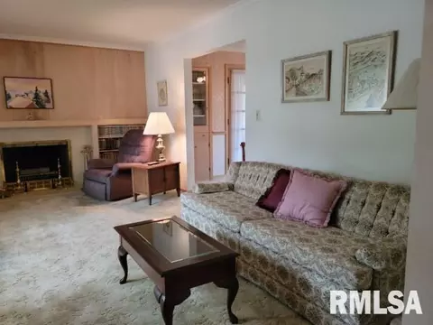 2391 29th St, Moline, IL 61265 photo 4