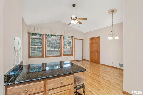 955 Arbor Dr, Moline, IL 61265 photo 12