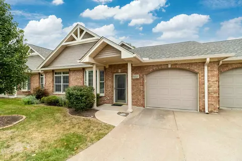 955 Arbor Dr, Moline, IL 61265 photo 2