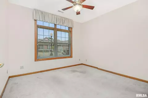 955 Arbor Dr, Moline, IL 61265 photo 6