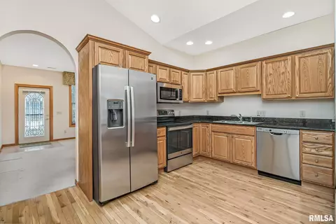 955 Arbor Dr, Moline, IL 61265 photo 11