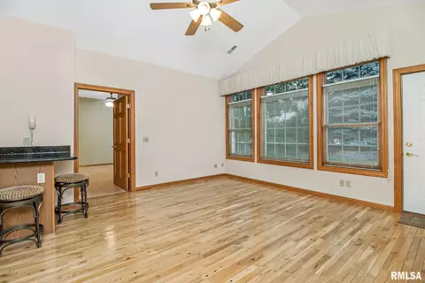 955 Arbor Dr, Moline, IL 61265 photo 13