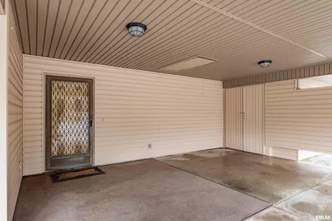 1305 E Clark Trl, Herrin, IL 62948 photo 3