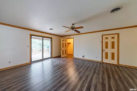 1305 E Clark Trl, Herrin, IL 62948 photo 4