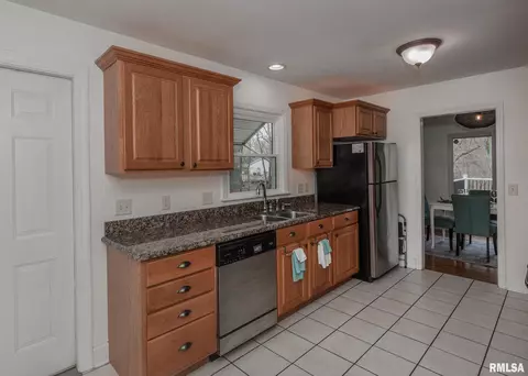113 31st Ave, Moline, IL 61265 photo 13