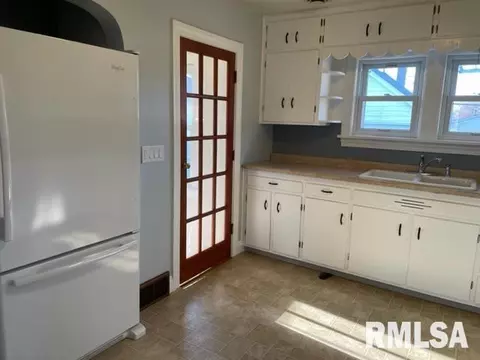 5236 33rd Ave, Moline, IL 61265 photo 3