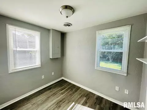 963 41st St, Moline, IL 61265 photo 10