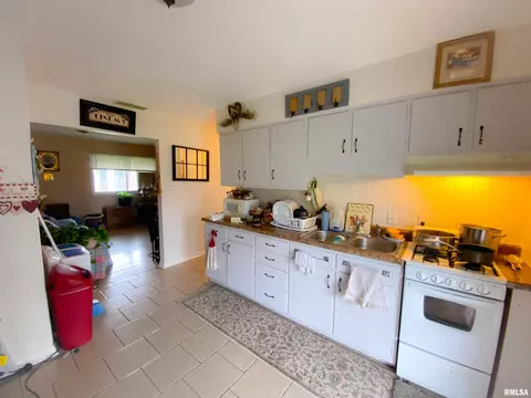 225235 245 12th St, Silvis, IL 61282 photo 9