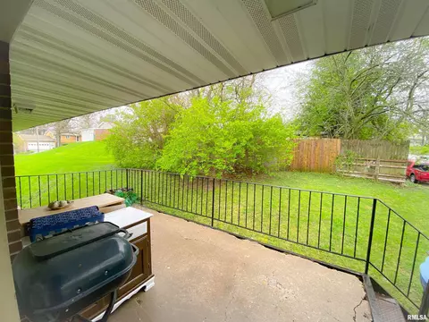 225235 245 12th St, Silvis, IL 61282 photo 8