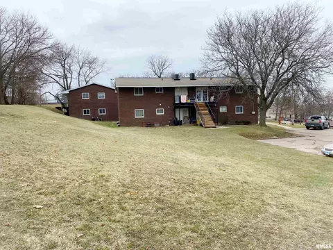 225235 245 12th St, Silvis, IL 61282 photo 2