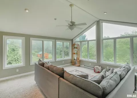 3606 44th St, Moline, IL 61265 photo 9