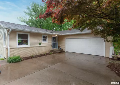 3606 44th St, Moline, IL 61265 photo 1