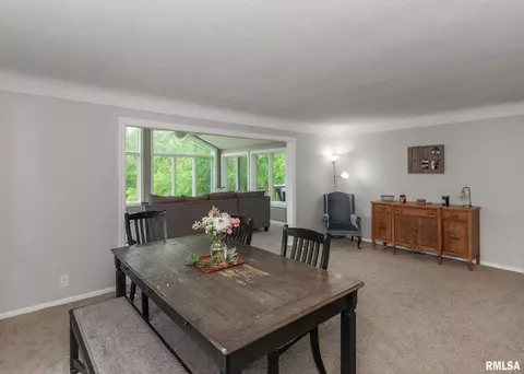 3606 44th St, Moline, IL 61265 photo 6