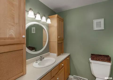3606 44th St, Moline, IL 61265 photo 16