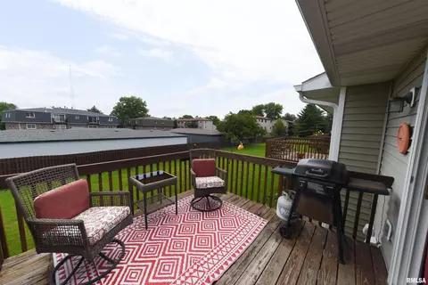 3010 3rd St, Moline, IL 61265 photo 10
