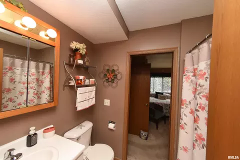 3010 3rd St, Moline, IL 61265 photo 3